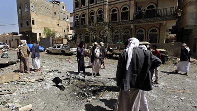 Al menos 100 muertos en un día por combates en Yemen