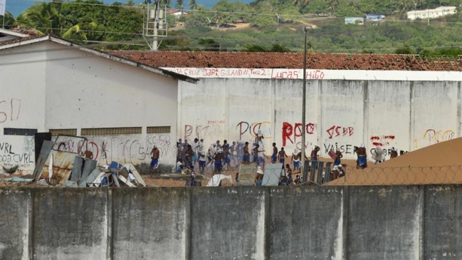 Hallan tres túneles en cárcel brasileña amotinada desde hace una semana