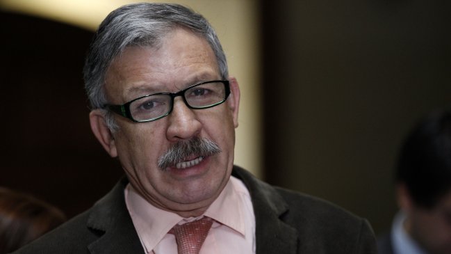 Tribunal canceló licencia de conducir del diputado Felipe Letelier