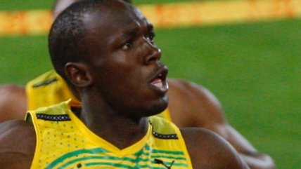   Usain Bolt y el equipo de Jamaica perdieron el oro alcanzado en la posta 4x100 de Beijing 2008 