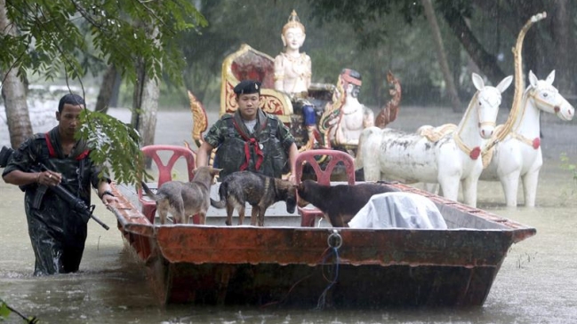 Suben a 90 los muertos por las inundaciones en Tailandia