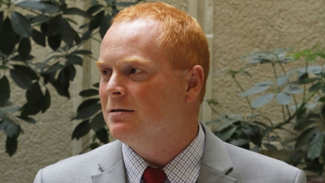 Incendios: Ex subsecretario criticó a diputado Edwards por pagar publicidad en Facebook