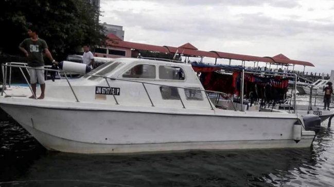 Cuatro desaparecidos y 27 rescatados deja naufragio de barco turístico en Malasia