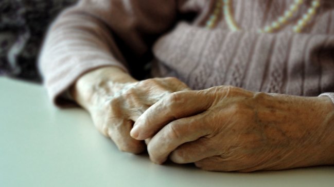 Detienen a mujer de 91 años en Argentina por sacar arma en una comisaría