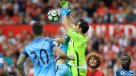 Guardiola dejó a Claudio Bravo por primera vez en la banca en la Premier League