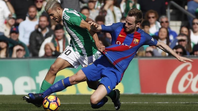 Rakitic afirmó que su futuro está en Barcelona y que el título de liga aún es posible