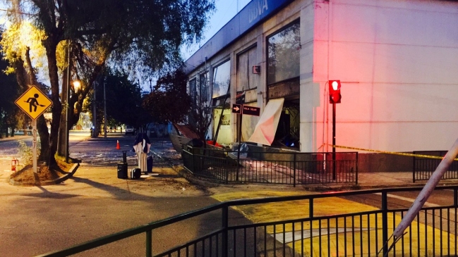 Un muerto deja explosión de cajero automático durante robo en sucursal bancaria