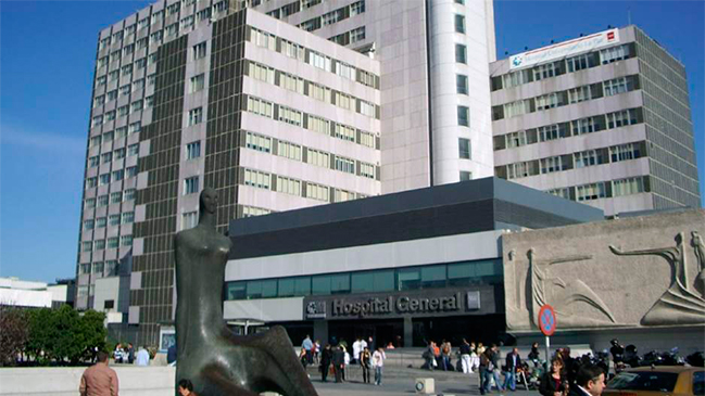 Chileno se lanzó con su bebé de un año desde hospital en Madrid