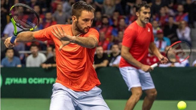 Serbia avanzó a los cuartos de final de la Copa Davis tras vencer a Rusia
