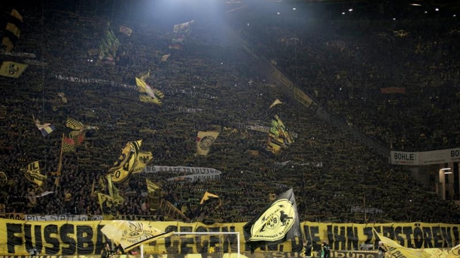 Policía y la Federación Alemana investigan disturbios en el Dortmund-Leipzig