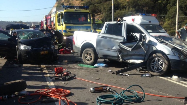 Accidente múltiple deja 11 heridos en ruta Lo Orozco