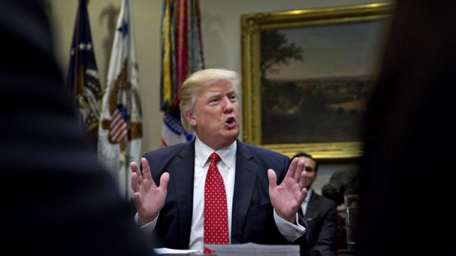 Gobierno de Trump da la pelea en tribunales para reponer su controvertido veto migratorio