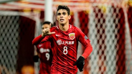   El brasileño Oscar convirtió su primer gol en Shanghai SIPG de China 