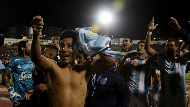 El diálogo entre la torre de control y piloto del avión que trasladó a Atlético Tucumán