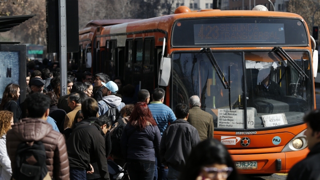 Panel de Expertos: Transantiago es el paradigma de una mala política pública