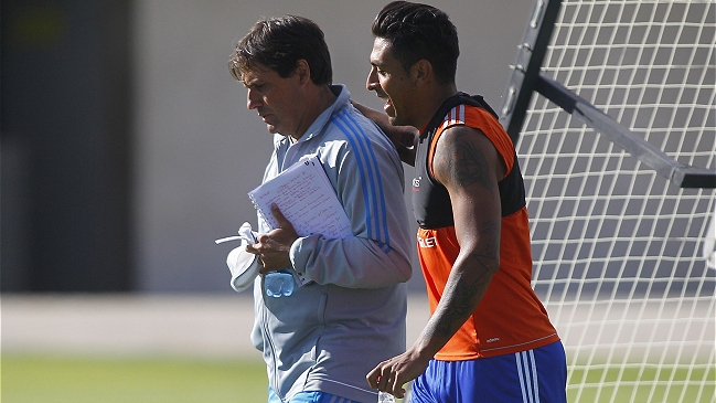 Guillermo Hoyos: Gonzalo Jara está en el nivel de Gerard Piqué