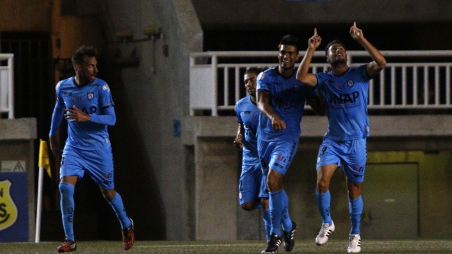 Deportes Iquique remó desde atrás y en los descuentos venció a San Luis