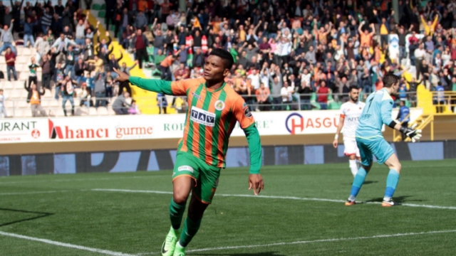 Junior Fernandes anotó y triunfó en su debut con Alanyaspor en Turquía
