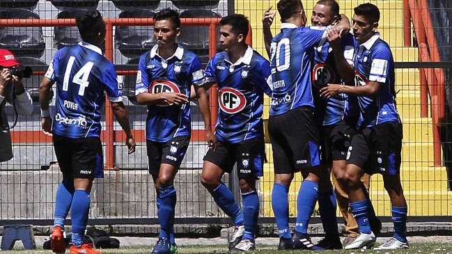 Huachipato resistió las embestidas de Palestino y consiguió su primera victoria en el Clausura