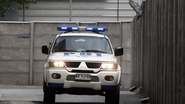 Desconocidos abandonaron a mujer con discapacidad mental fuera de cuartel de PDI