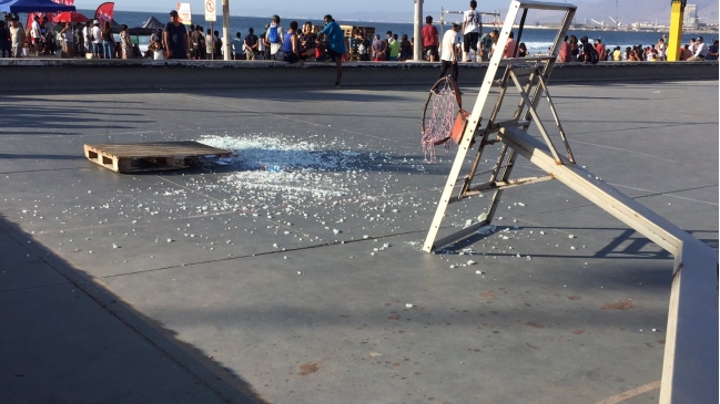 Joven murió tras recibir impacto de aro de básquetbol en cancha de Antofagasta