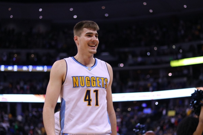 Denver Nuggets sorprendió a los Warriors en la NBA