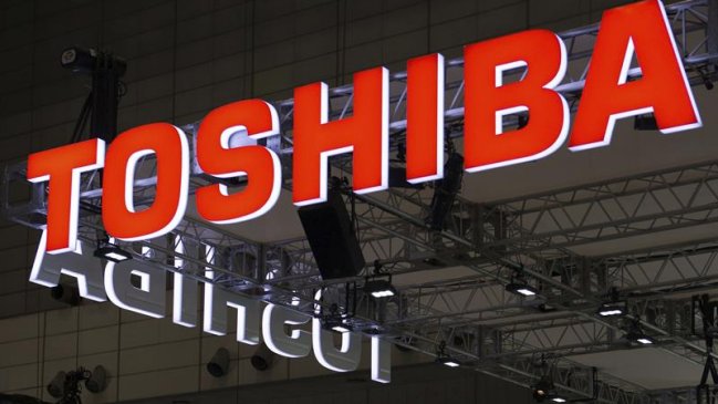  Toshiba se hunde en la Bolsa tras renuncia de presidente  
