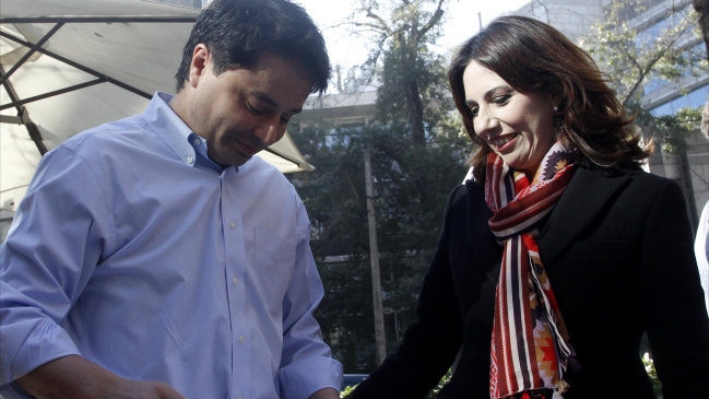 El honesto chilenismo con el que Rodolfo Carter rechazó dichos de Alejandra Bravo