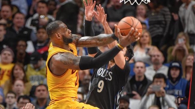 Cleveland venció a Indiana de la mano de LeBron James