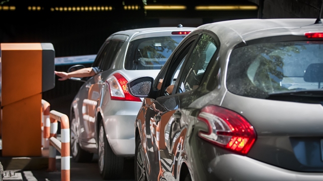 Sernac por nueva Ley de Estacionamientos: Hay alzas, pero existe libertad de precios