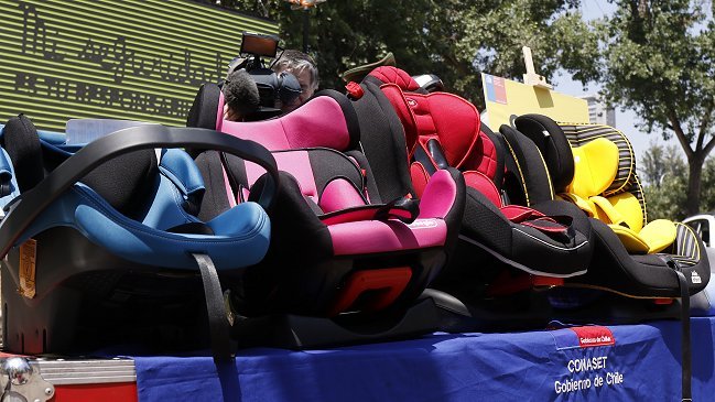 Nueva ley: Vehículos Uber deberán tener sillas infantiles