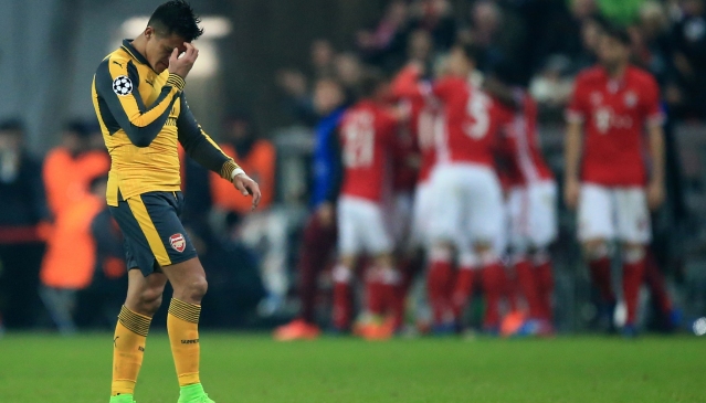 Especulan con salida de Alexis tras discusión en camarín de Munich