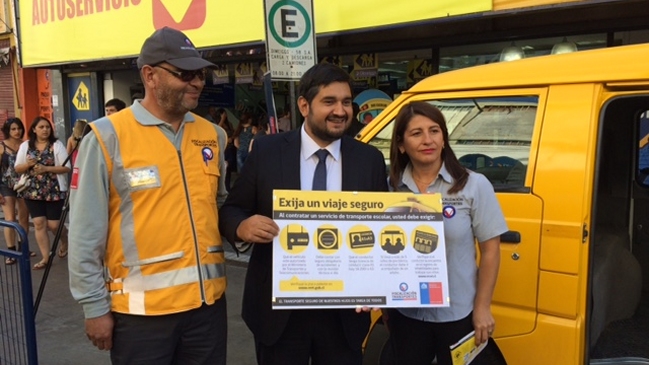 Llaman a los padres a exigir normas de seguridad en el transporte escolar