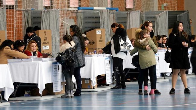 Abren los centros de votación en Ecuador