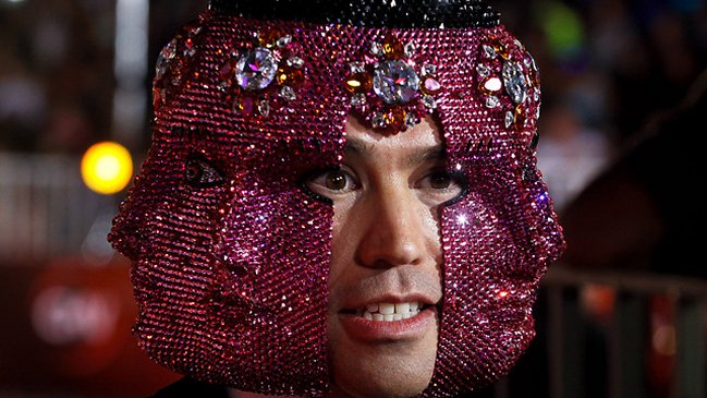 Del tocado de Di Mondo a un clásico de Bolocco: Hoy comienza la subasta por los damnificados