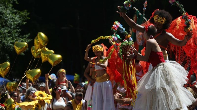  Turistas inician la previa del carnaval de Río  