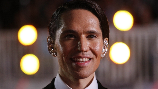 Di Mondo se ríe de su extraña reacción durante show de Los Fabulosos Cadillacs