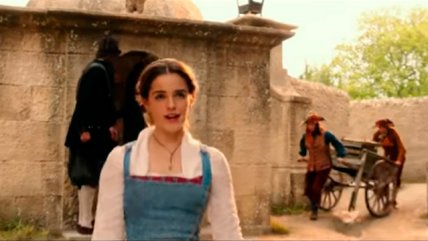   Emma Watson canta en nuevo trailer de 