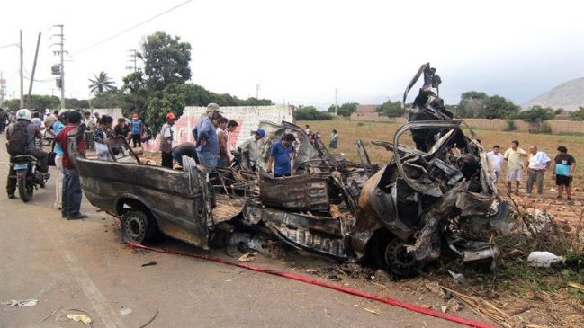 Colisión múltiple en Perú dejó 16 muertos
