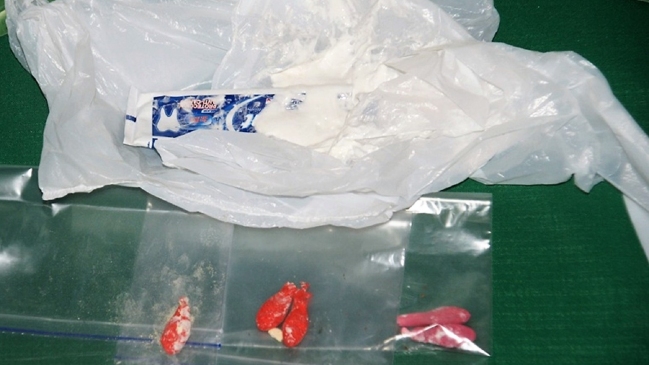 Madre trató de ingresar marihuana en una pasta de dientes para su hijo en la cárcel