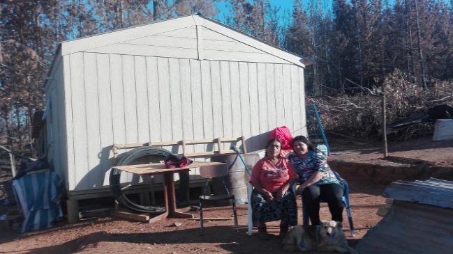 A un mes de los incendios: Damnificados de Florida y Tomé reciben ayuda tras la tragedia