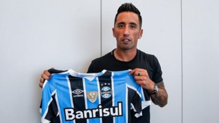  Lucas Barrios fue oficializado como refuerzo de Gremio  