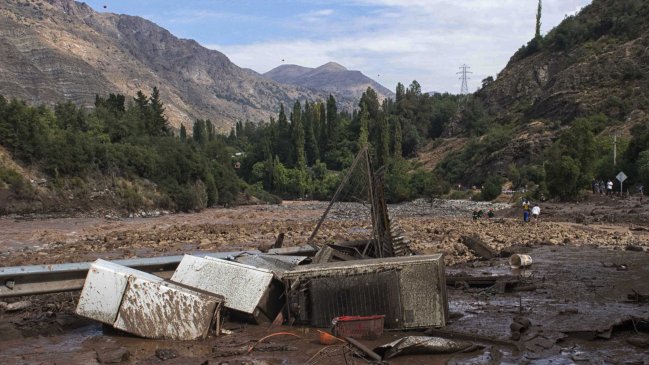 Onemi confirmó tres muertos y 19 desaparecidos por aluviones en zona central
