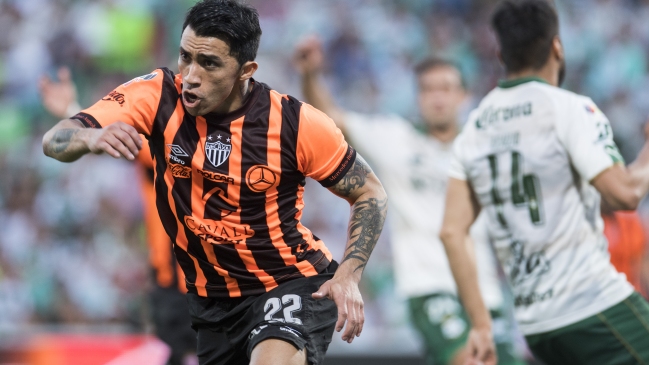 Edson Puch se matriculó con un gol en el empate de Necaxa ante Santos Laguna