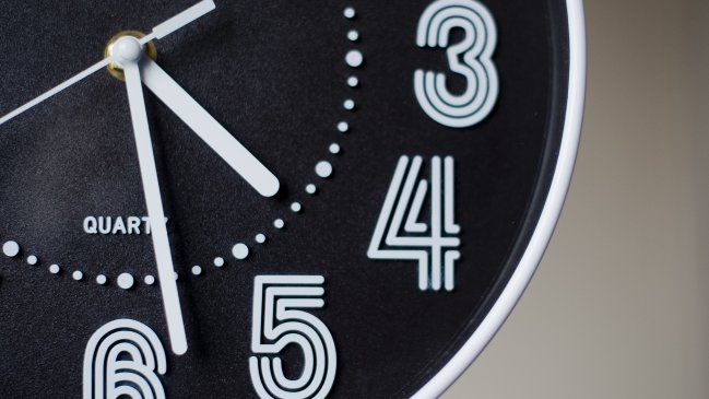 Expertos piden al Gobierno mantener el horario de invierno