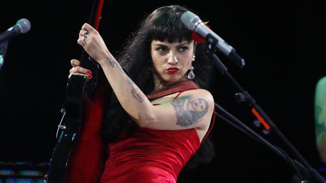 Mon Laferte agotó su show en el Teatro Caupolicán