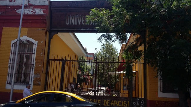 Estudiantes apuntan a administrador provisional tras quiebra de Arcis