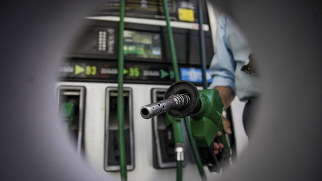 Nueva baja en el precio de las bencinas este jueves