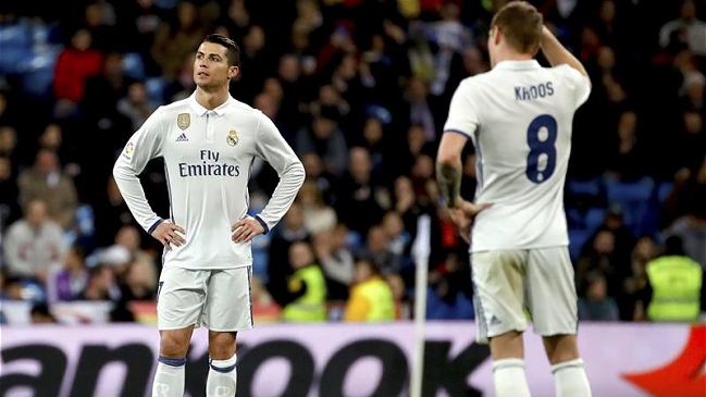 Real Madrid salvó el empate ante Las Palmas, pero cedió el liderato ante Barcelona