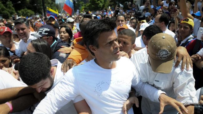 Opositor venezolano Leopoldo López lleva ocho días aislado en cárcel